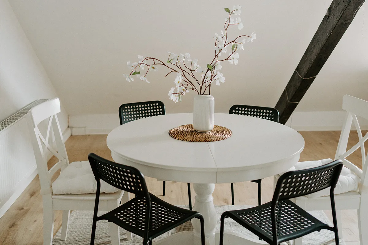 Tisch Wohnung mit Orchidee